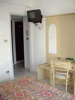 Hotel Giongo Spotorno Extérieur photo