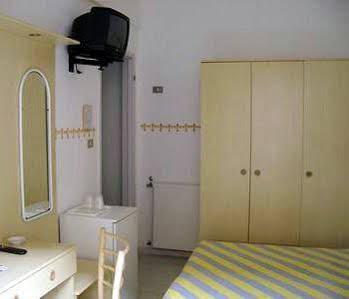 Hotel Giongo Spotorno Extérieur photo