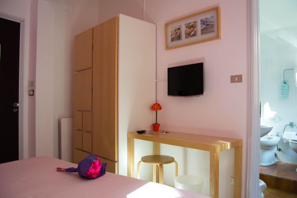 Hotel Giongo Spotorno Extérieur photo