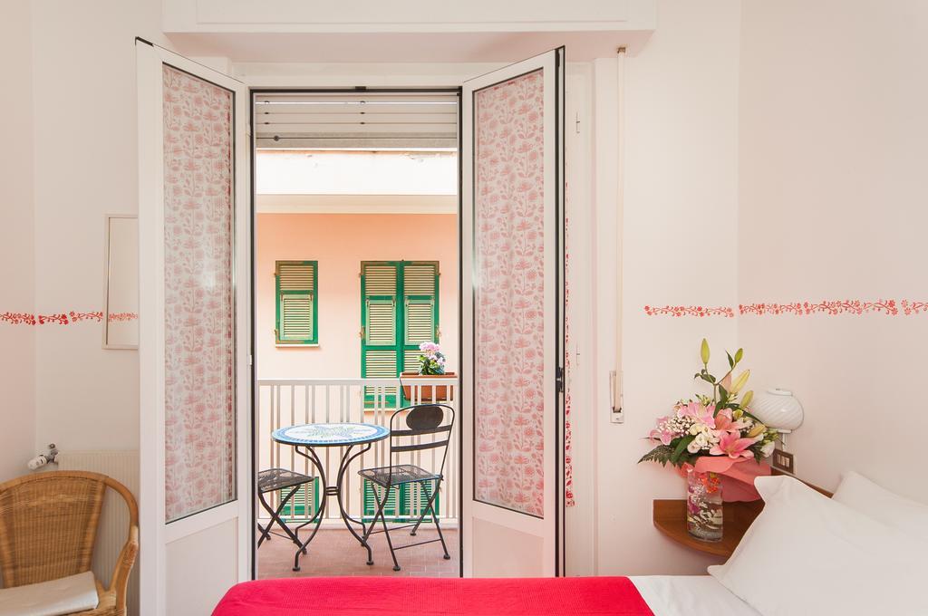 Hotel Giongo Spotorno Extérieur photo