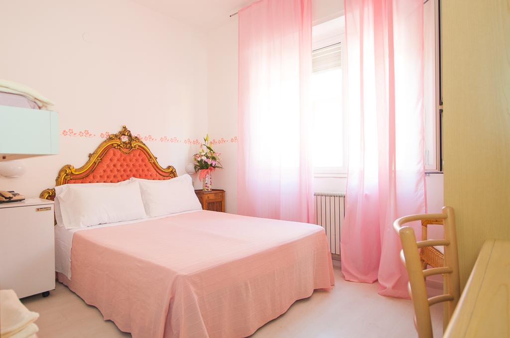 Hotel Giongo Spotorno Extérieur photo